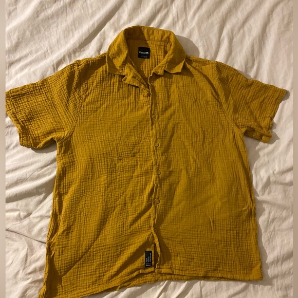 RSQ Yellow Casual Button Down Shirt with Short Sleeves - Picture 1 of 5